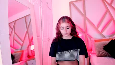 Snapshot of scarletpunk_ chatting on 02-01-25, 12:58 Scarlet online show from 02-01-25, 12:58