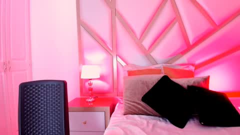 Snapshot of scarletpunk_ chatting on 02-01-25, 04:00 Scarlet online show from 02-01-25, 04:00