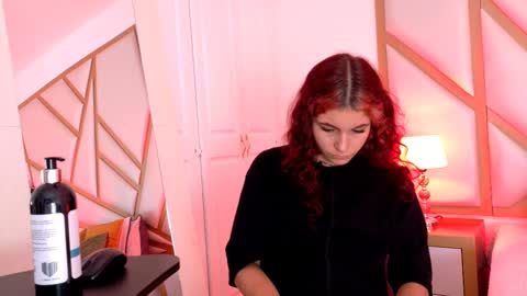 Snapshot of scarletpunk_ chatting on 02-24-25, 05:42 Scarlet online show from 02-24-25, 05:42