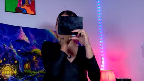 Snapshot of scarletpunk_ chatting on 09-15-25, 01:38 Scarlet online show from 09-15-25, 01:38