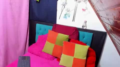 Snapshot of scarlett40_ chatting on 02-21-25, 03:23 scarlett online show from 02-21-25, 03:23