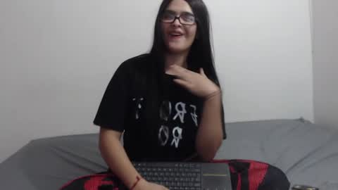 Snapshot of scarlett__cherry_ chatting on 05-17-26, 06:59 Scarlett online show from 05-17-26, 06:59