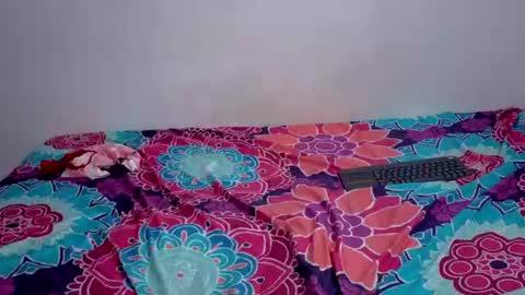 Snapshot of scarlett__cherry_ chatting on 06-11-26, 12:32 Scarlett online show from 06-11-26, 12:32