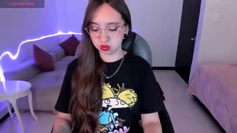 Snapshot of scarlett__cooper__ chatting on 11-10-25, 12:26 Scarlett online show from 11-10-25, 12:26