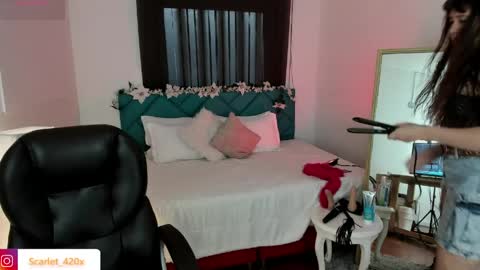 Snapshot of scarlett__cooper__ chatting on 05-20-26, 10:54 Scarlett online show from 05-20-26, 10:54