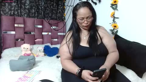 Snapshot of scarlett__jhonson chatting on 10-25-25, 11:43 Scarlett online show from 10-25-25, 11:43