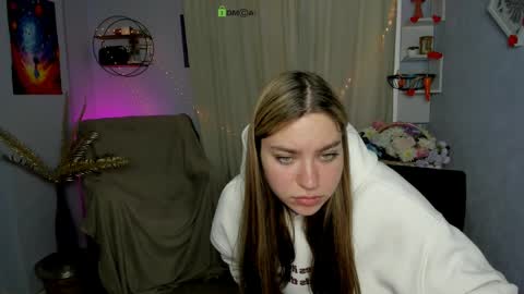 Snapshot of scarlett_badgirl chatting on 04-01-26, 01:41 Scarlett online show from 04-01-26, 01:41