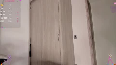 Snapshot of scarlett_diamond chatting on 12-24-24, 01:38 Scarlett Thumb up please help me 100 its important online show from 12-24-24, 01:38