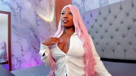 Mariana online show from 04-24-26, 05:21