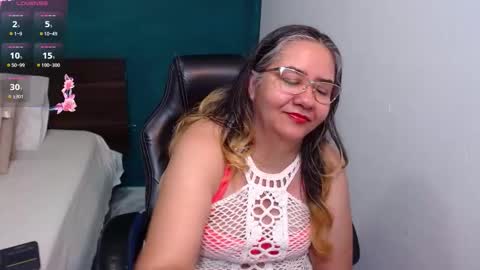 Scarlett  online show from 11-19-25, 09:15