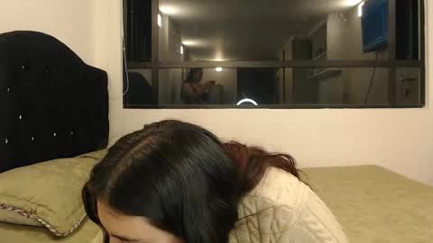 Scarlett and Jazmin online show from 01-18-25, 03:53