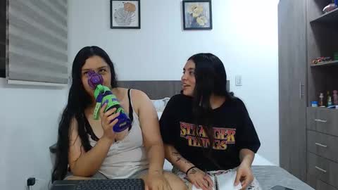 Scarlett and Jazmin online show from 03-04-26, 06:19