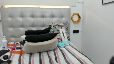 scarlett_fox20 online show from 01-29-25, 05:56