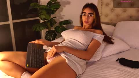 Snapshot of scarlett_grand chatting on 09-20-25, 10:55 Scarlett Grand online show from 09-20-25, 10:55