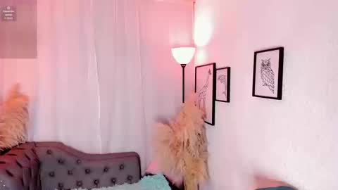 Snapshot of scarlett_johs chatting on 09-15-25, 01:55 Scarlett Johs online show from 09-15-25, 01:55