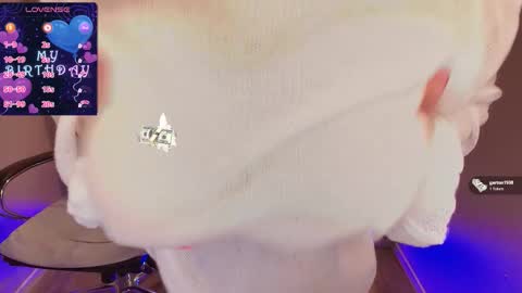 Snapshot of scarlett_mai chatting on 11-19-25, 01:11 Scarlett online show from 11-19-25, 01:11