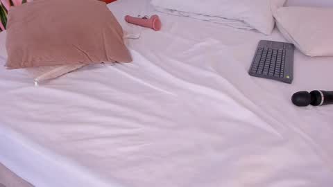 Scarlett Morgan online show from 03-01-25, 11:15