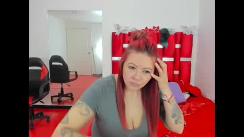 scarlett_red_11 online show from 05-14-26, 04:25