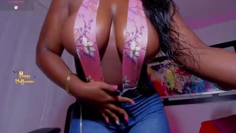 Snapshot of scarlett_rios19 chatting on 10-22-25, 09:36 Scarlett Rios19 online show from 10-22-25, 09:36