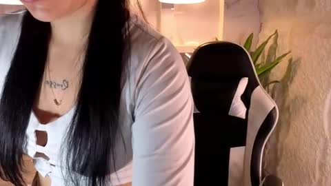 Scarlett online show from 12-21-25, 12:45