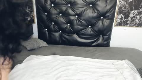 Scarlett online show from 01-21-25, 07:06