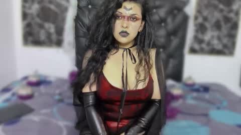 Snapshot of scarlett_w0lf chatting on 10-31-25, 05:25 Scarlett online show from 10-31-25, 05:25