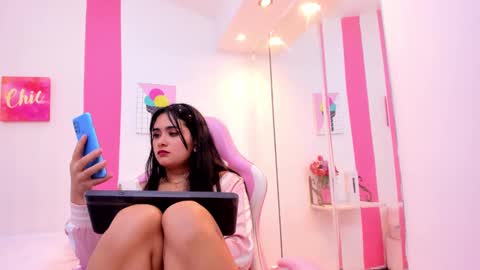 Scarlette  online show from 12-15-24, 09:45