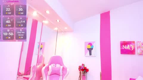 Scarlette  online show from 12-20-24, 11:00