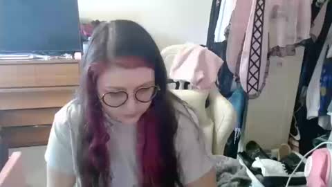 Scarlett online show from 10-15-25, 05:57