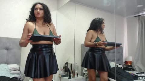 Snapshot of scarlettgreen_ chatting on 04-23-26, 12:29 Scartt online show from 04-23-26, 12:29