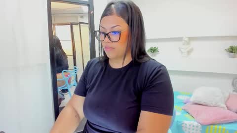 Snapshot of scarlettlee8 chatting on 11-01-25, 10:12 scarlettlee8 online show from 11-01-25, 10:12