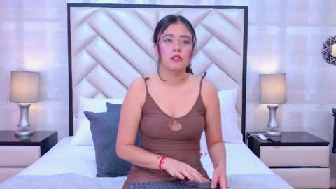 Scarlett Petrova online show from 11-17-25, 11:38