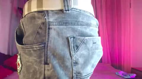 Scarlett online show from 10-19-25, 03:40