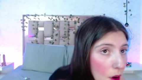 Snapshot of scarlettroxx chatting on 09-09-25, 11:32 Scarlet online show from 09-09-25, 11:32