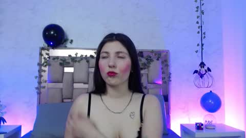 Snapshot of scarlettroxx chatting on 11-08-25, 11:21 Scarlet online show from 11-08-25, 11:21