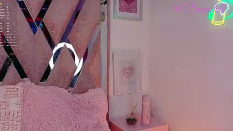 Snapshot of scarlettrusso1 chatting on 09-21-25, 12:18 Scarlett online show from 09-21-25, 12:18