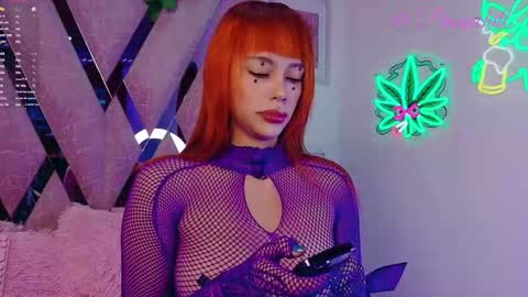 Snapshot of scarlettrusso1 chatting on 10-17-25, 12:19 Scarlett online show from 10-17-25, 12:19