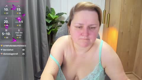 Snapshot of scarlettsoft chatting on 01-28-25, 08:47 Scarlett online show from 01-28-25, 08:47