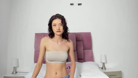 Snapshot of scarlettt_moon chatting on 01-05-25, 12:21 scarlettt_moon online show from 01-05-25, 12:21