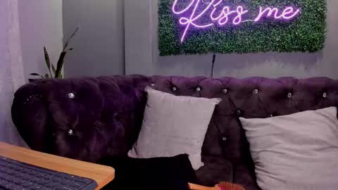 Scarlet online show from 11-14-25, 02:27