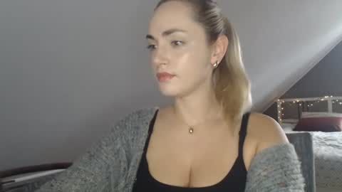 Snapshot of scarlettxblonde chatting on 07-21-26, 06:27 ScarlettxBlonde online show from 07-21-26, 06:27