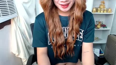 Queen Scarlet online show from 12-19-24, 03:18