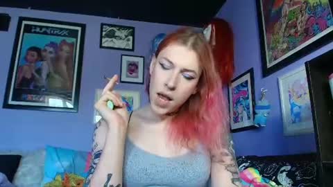 Sarah Bones online show from 07-28-26, 06:20