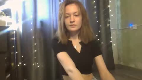 Snapshot of scented_elsa chatting on 02-04-26, 11:27 Elsa online show from 02-04-26, 11:27