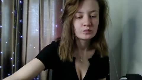 Snapshot of scented_elsa chatting on 02-16-26, 08:21 Elsa online show from 02-16-26, 08:21