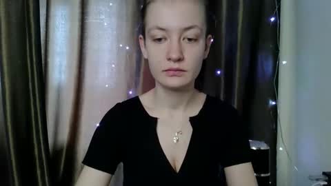 Snapshot of scented_elsa chatting on 02-21-26, 05:52 Elsa online show from 02-21-26, 05:52