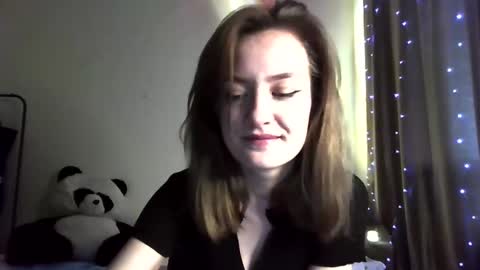 Snapshot of scented_elsa chatting on 03-03-26, 06:30 Elsa online show from 03-03-26, 06:30