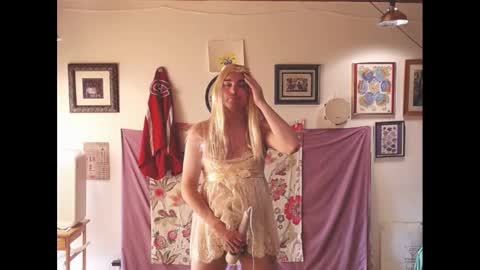 Snapshot of sch00lgirlass chatting on 11-19-25, 06:41 sch00lgirlass online show from 11-19-25, 06:41