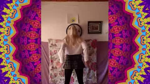 Snapshot of sch00lgirlass chatting on 02-13-26, 07:10 sch00lgirlass online show from 02-13-26, 07:10