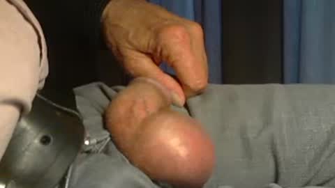 Snapshot of schwaermer1 chatting on 06-12-26, 12:59 schwaermer1 online show from 06-12-26, 12:59